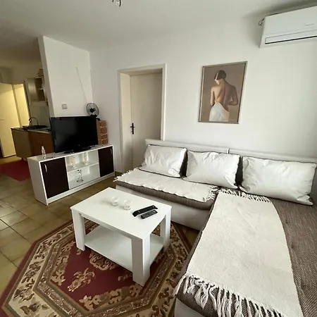 Day & Night Apartment